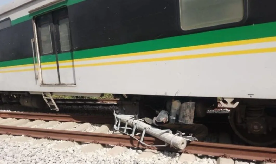 abuja kaduna train derails — NG news