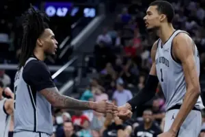 Clippers vs Spurs: San Antonio Triumphs in Close Match