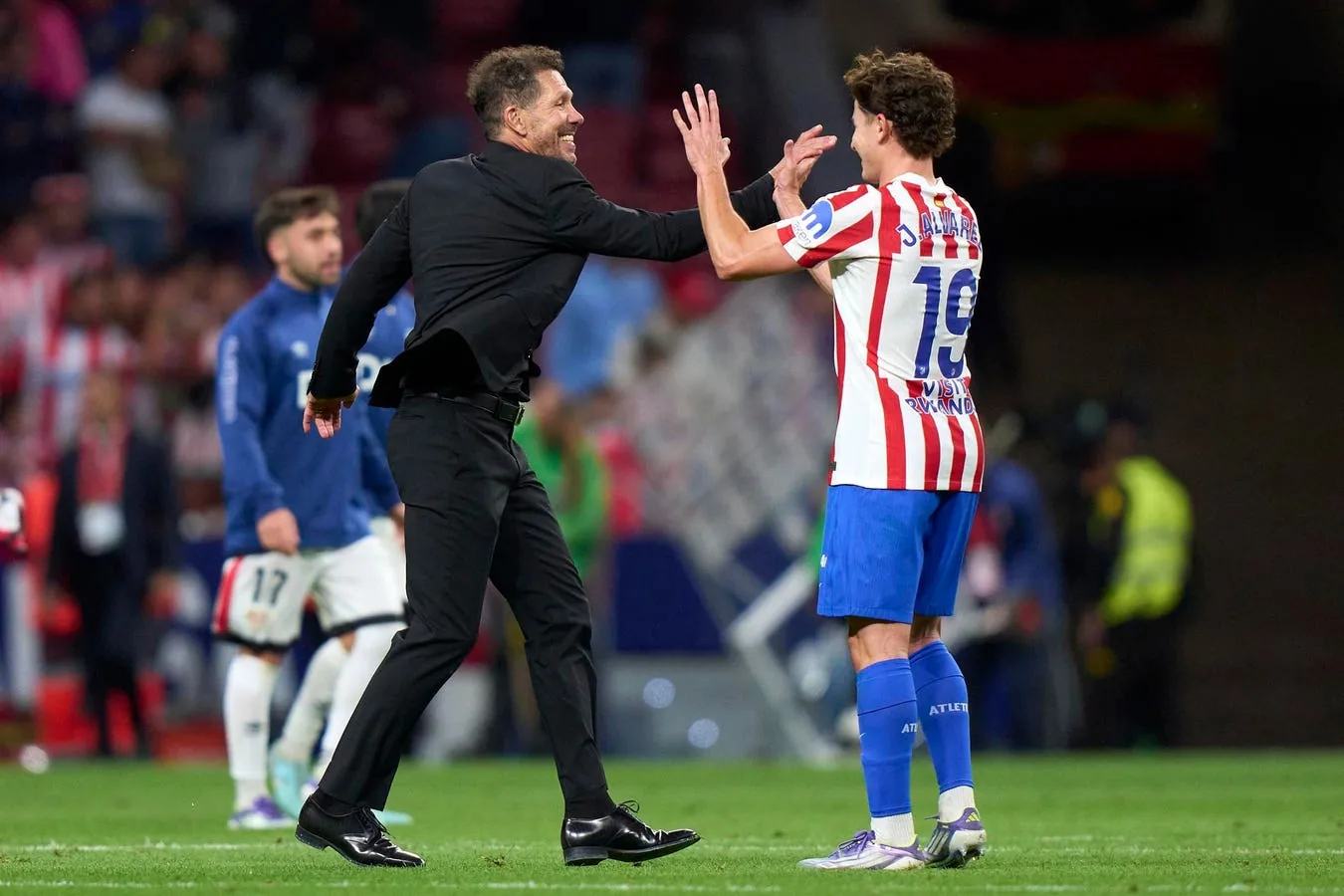 Barcelona target Julián Álvarez “explodes” after Diego Simeone snub on return to Atlético Madrid - Barca Blaugranes